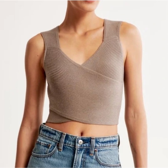 Abercrombie Luxeloft wrap top - Picture 3 of 4